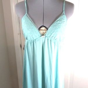 Victoria Secret Chemise gown. Sz Med ,T backed